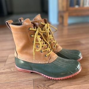 G.H. Bass & Co. Brown and Green Winter Boots
